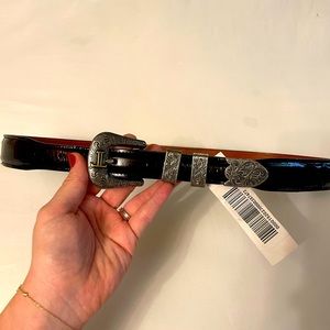 NWT Lucchese silver ranger buckle and leather belt never worn
